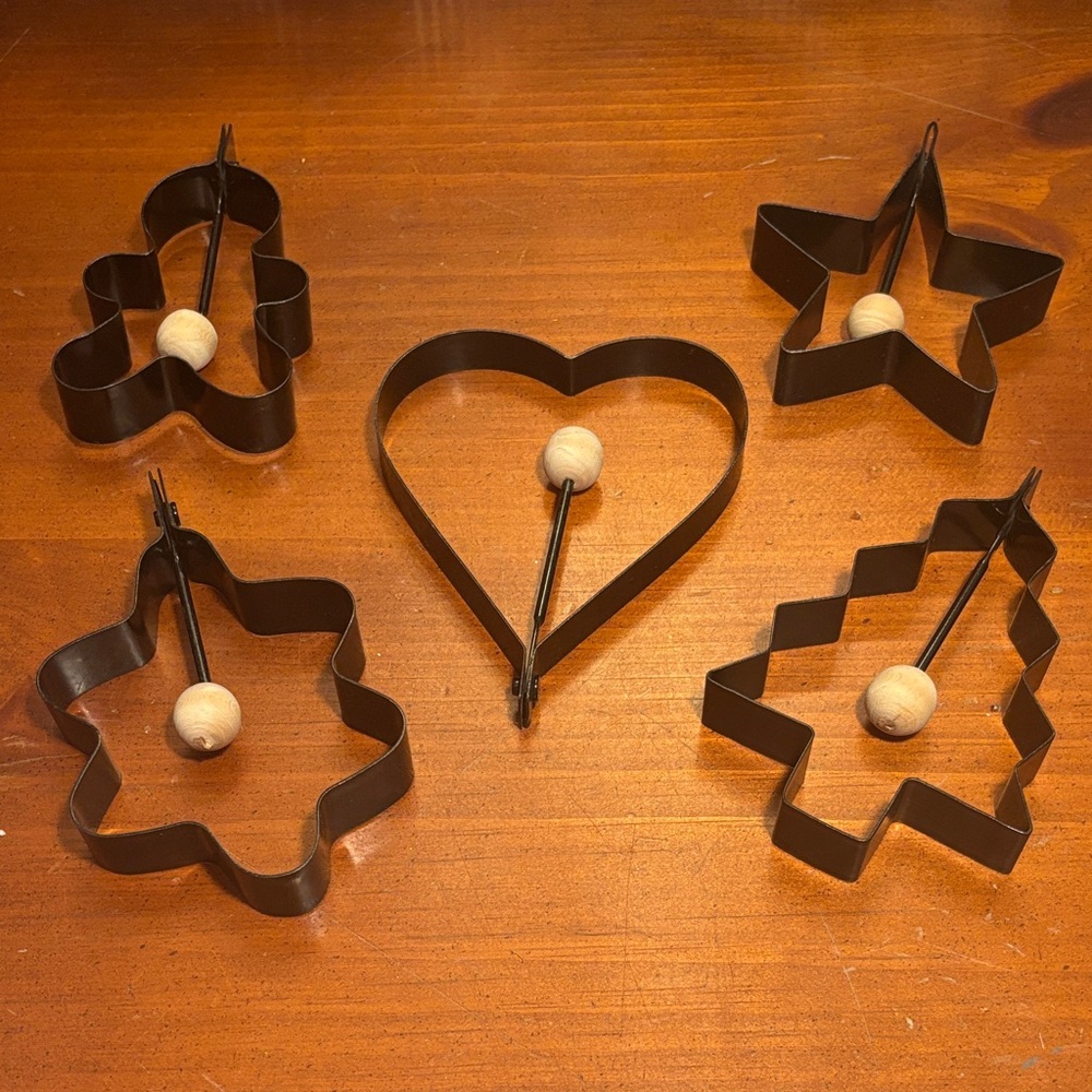 Pancake Egg Molds Cookie Cutters w/ Handle Rustic Brown Metal Holiday Cookie